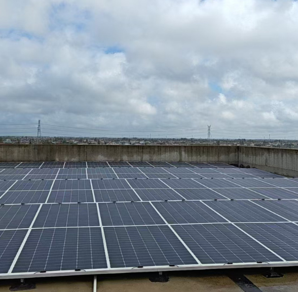 Paneles solares para clínicas y hospitales